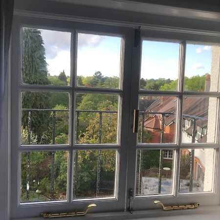 Old Farm Hotel Birmingham Room photo